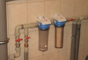 Установка проточного фильтра для воды в Астрахани
